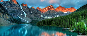 Maligne Lake and the Valley of the Ten Peaks at Golden Hour in Banff National Park HD wallpaper