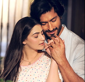 Vidyut Jammwal and Shivaleeka Oberoi in an intimate romantic embrace from Khuda Haafiz HD wallpaper