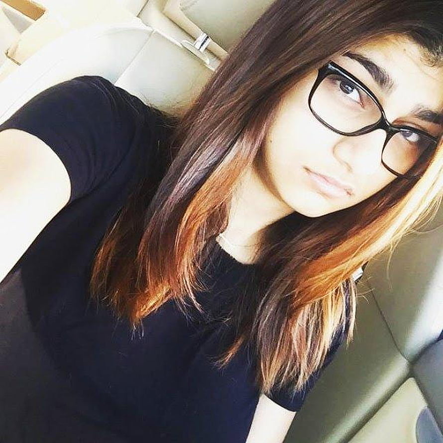 Mia Khalifa Casual Selfie Portrait Wearing Black Glasses and Dark Top HD phone wallpaper