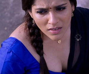 Rashmi Gautam in a blue off-shoulder top with a black dupatta and a distressed expression HD wallpaper