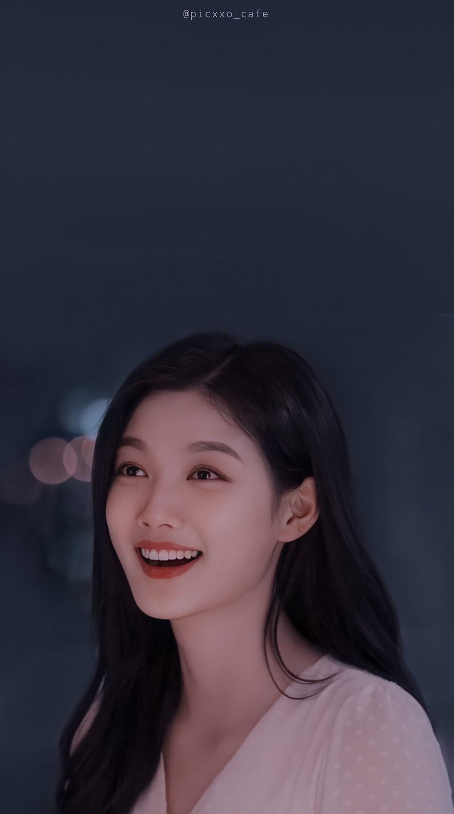 Kim Yoo Jung smiling portrait with soft bokeh background and dark hair HD phone wallpaper