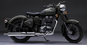 Royal Enfield Bullet C5 Military Edition Motorcycle in Olive Green Studio Profile HD wallpaper