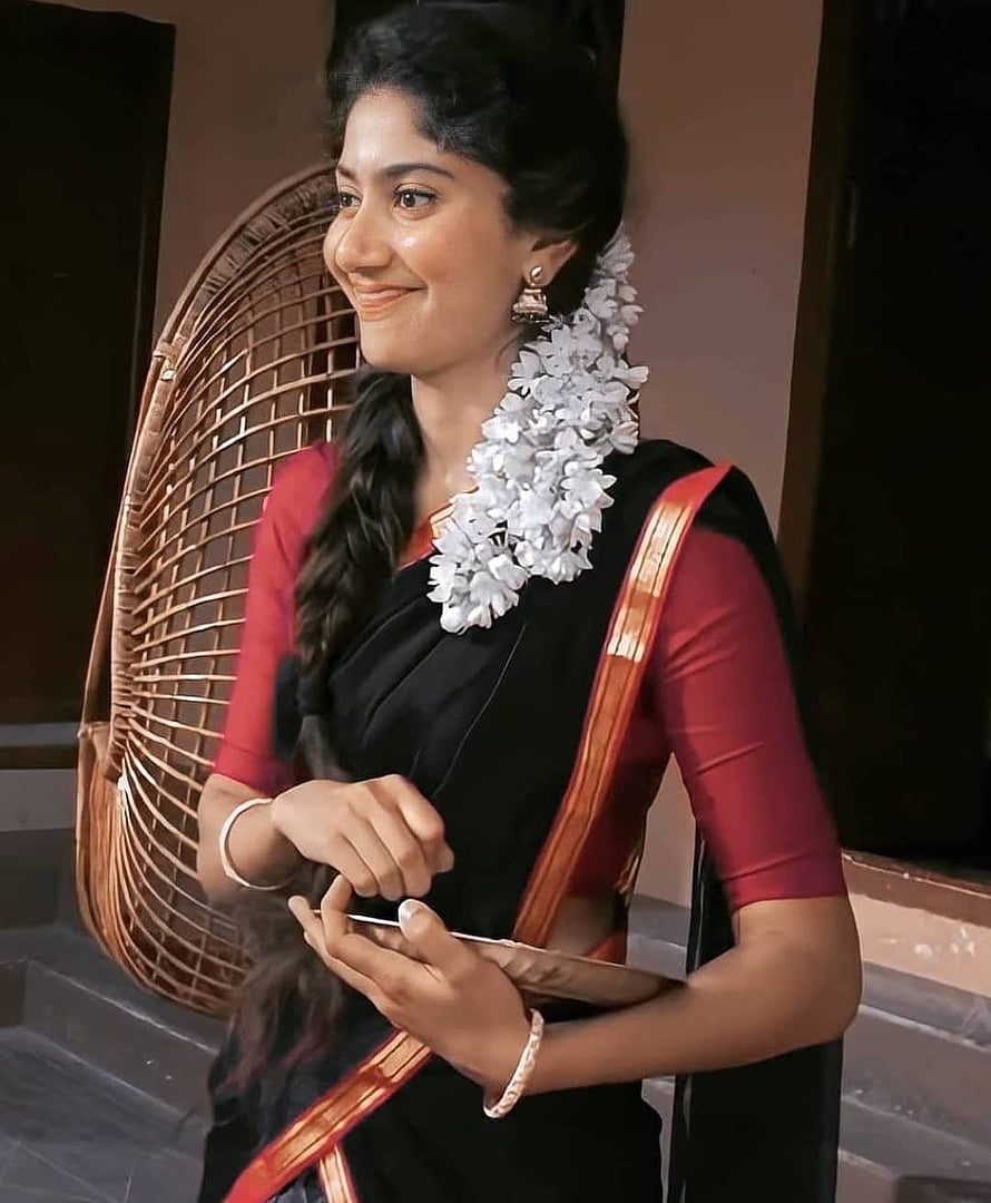 Sai Pallavi in a black saree with red blouse and white jasmine garland HD phone wallpaper