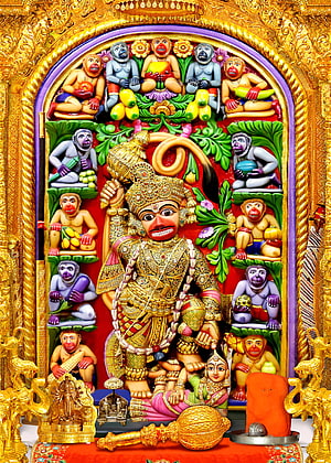 Kastbhanjan Dev Temple Deity with Monkeys and Golden Ornamentation HD phone wallpaper