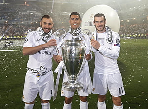 Real Madrid Champions: Cristiano Ronaldo, Karim Benzema, and Gareth Bale Lift the UEFA Champions League Trophy HD wallpaper