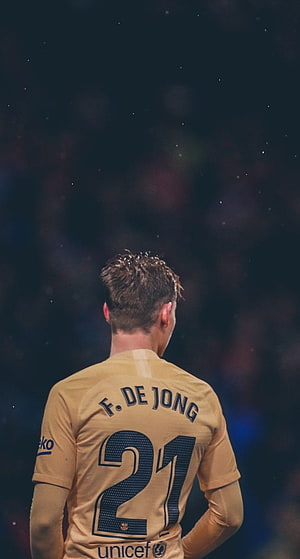 Frenkie De Jong in Gold Barcelona Away Kit with Number 21 on Back HD phone wallpaper