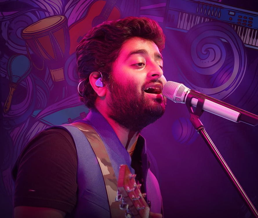 Arijit Singh Live Concert Performance with Guitar and Microphone HD wallpaper