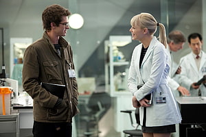 Andrew Garfield and Emma Stone as Peter Parker and Gwen Stacy in The Amazing Spider-Man HD wallpaper