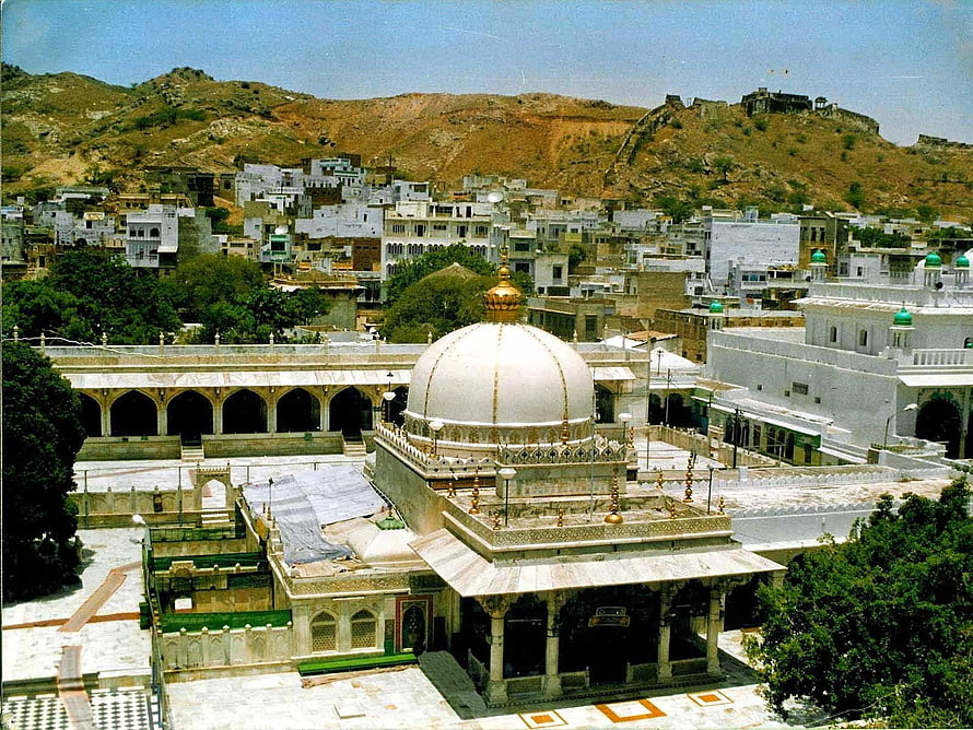 Aerial View of Ajmer Sharif Dargah with Golden Dome and Arched Courtyard HD wallpaper
