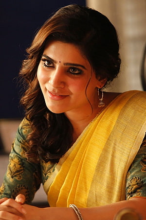 Samantha Ruth Prabhu in a yellow silk saree with green blouse and traditional jewelry HD phone wallpaper