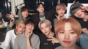 Stray Kids Group Selfie With Peace Signs And Night City Lights HD wallpaper