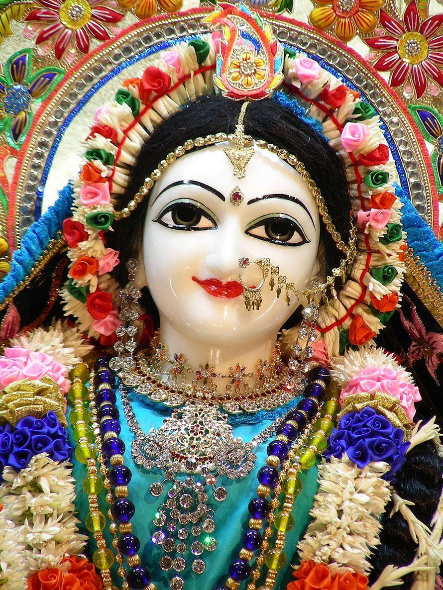 Sri Radha Vrindavan Chandra Rani Murti Adorned With Floral Garlands And Jewels HD phone wallpaper